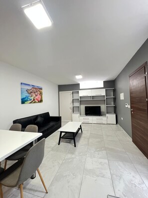 TV - Swieqi Modern 3 BDR Flat by PMI Malta (Is-Swieqi)