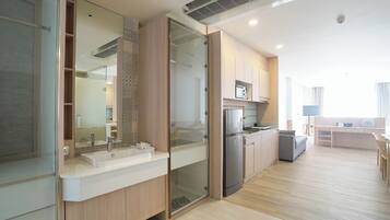 Suite estudio Deluxe, vista al mar | Baño