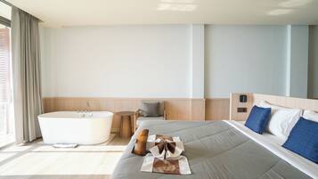 Suíte estúdio luxo, vista para o mar | Quartos à prova de som, Wi-Fi de cortesia, roupa de cama