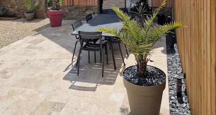 Industrial chalet with net and private spa