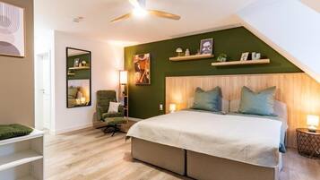 Superior-Apartment, Mehrere Betten, Nichtraucher, Küche | Schreibtisch, laptopgeeigneter Arbeitsplatz, Verdunkelungsvorhänge