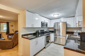 House (4 Bedrooms) | Interior - Spacious & Pet-friendly Yard! Jacksonville Home (Jacksonville)