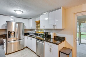 House (4 Bedrooms) | Interior - Spacious & Pet-friendly Yard! Jacksonville Home (Jacksonville)