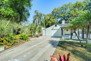 Apartment (1 Bedroom) | Interior - 5 Mi to Dtwn Tampa + Riverwalk: Couple's Getaway (Tampa)
