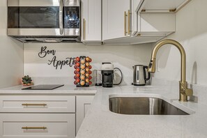 Apartment (1 Bedroom) | Interior - 5 Mi to Dtwn Tampa + Riverwalk: Couple's Getaway (Tampa)
