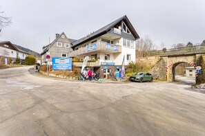 Exterior - Holiday Home 'Pistenhaus' with Shared Terrace and Wi-Fi (Willingen (Upland))