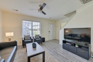 Interior - 5 Mi to Uptown Charlotte! Family Retreat w/ Yard (Charlotte)