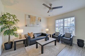 House (4 Bedrooms) | Depan hartanah