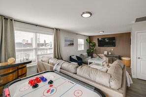 House (4 Bedrooms) | Interior - 1 Mi to Beach! Family-friendy Atlantic City Escape (Atlantic City)
