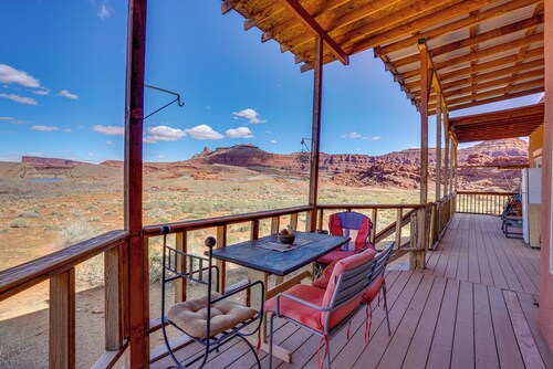 Ridge-view Suite w/ River Access, Disc Golf & More
