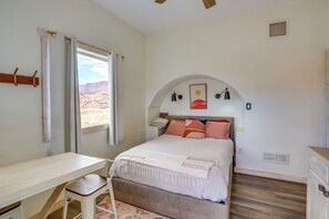 Apartment (0 Bedroom) | Front of property - Endless Adventure! Red Rock Suite in Remote Moab (Moab)