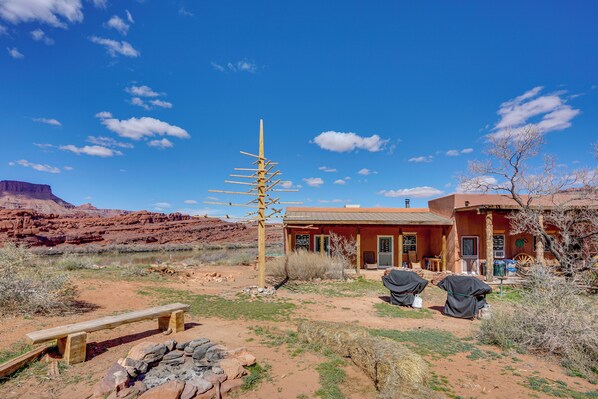 المنشأة من الداخل