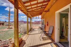 Interior - Endless Adventure! Red Rock Suite in Remote Moab (Moab)