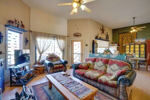 Apartment (0 Bedroom) | Interior - Desert Base Camp! River-view Suite w/ Trail Access (Moab)