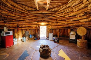 Apartment (0 Bedroom) | Interior - Moab Backcountry Hogan: Hike, ATV & Disc Golf (Moab)