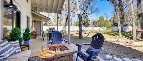 Rumah (3 Bedrooms) | Bagian depan properti