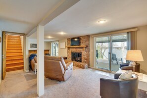 Interior - Group Getaway! Osage Beach Escape w/ Private Dock (Osage Beach)