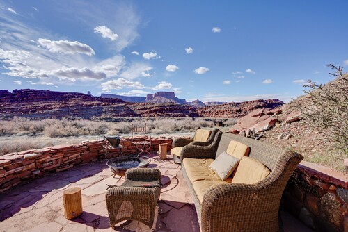 Adventure Getaway! Home w/ River & Trail Access