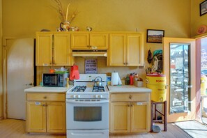 Apartment (1 Bedroom) | Interior - Milky Way Views & Endless Trails: Moab River Suite (Moab)