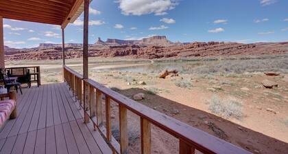 Milky Way Views & Endless Trails: Moab River Suite