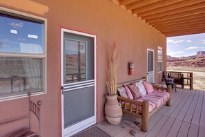 Interior - Milky Way Views & Endless Trails: Moab River Suite (Moab)