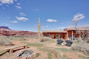 Interior - Milky Way Views & Endless Trails: Moab River Suite (Moab)