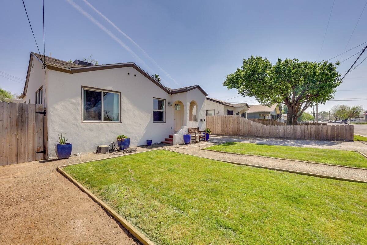 House (2 Bedrooms) | Front of property