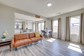 House (2 Bedrooms) | Interior