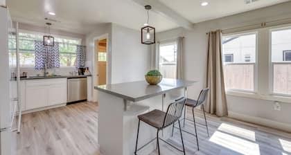 < 1 Mi to Main St Hanford! Home w/ Outdoor Space