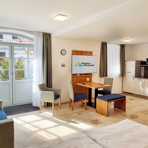 Room - Modern apartment with terrace, centrally located in Muhr am See, 5-star comfort (Muhr am See)