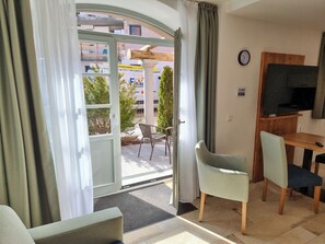 Interior - Modern apartment with terrace, centrally located in Muhr am See, 5-star comfort (Muhr am See)