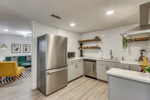 Interior - Private Patio + Yard: Orange Door Retreat (Gulf Breeze)