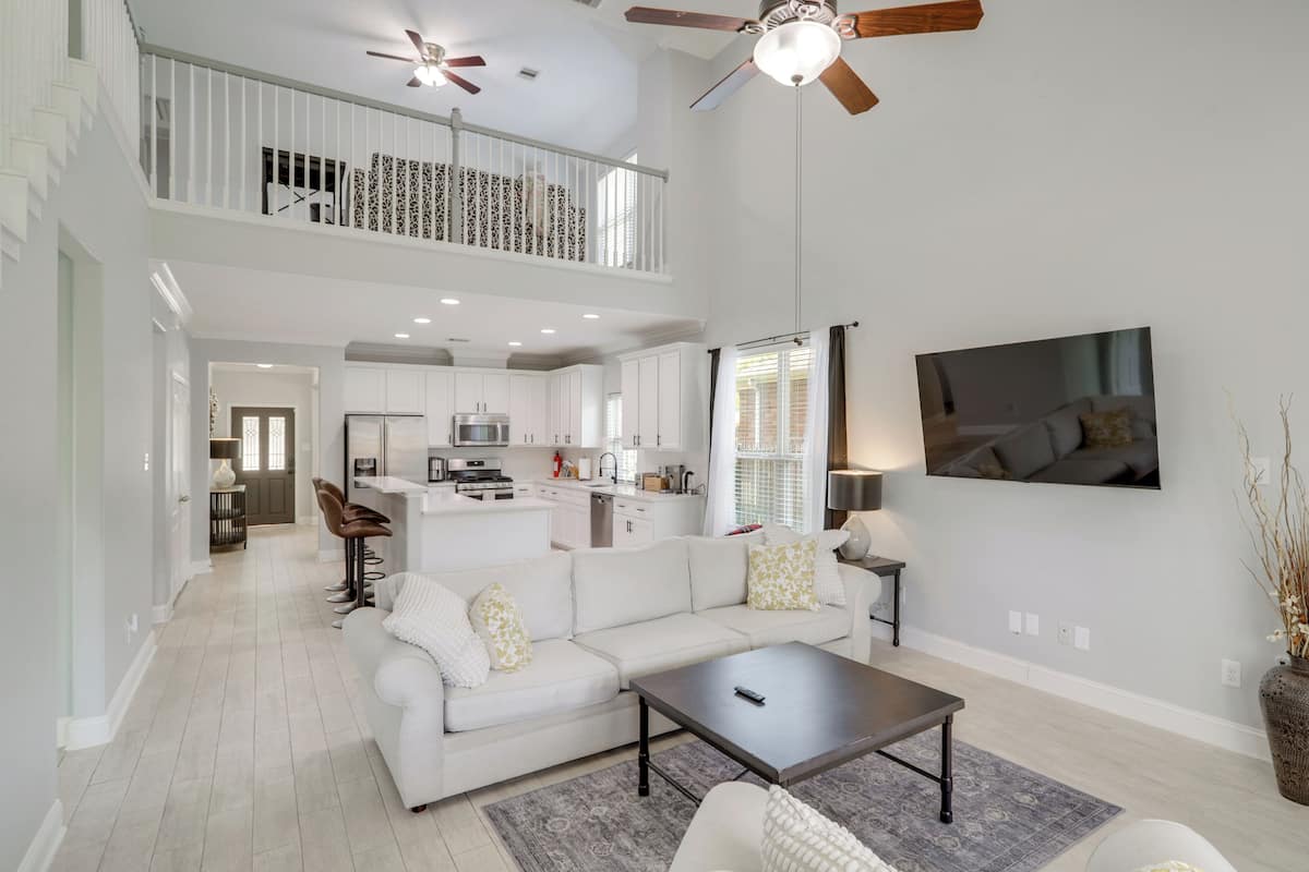 House (4 Bedrooms) | Front of property