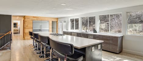 Talo (4 Bedrooms) | Sisätilat