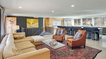 House (4 Bedrooms) | Front of property