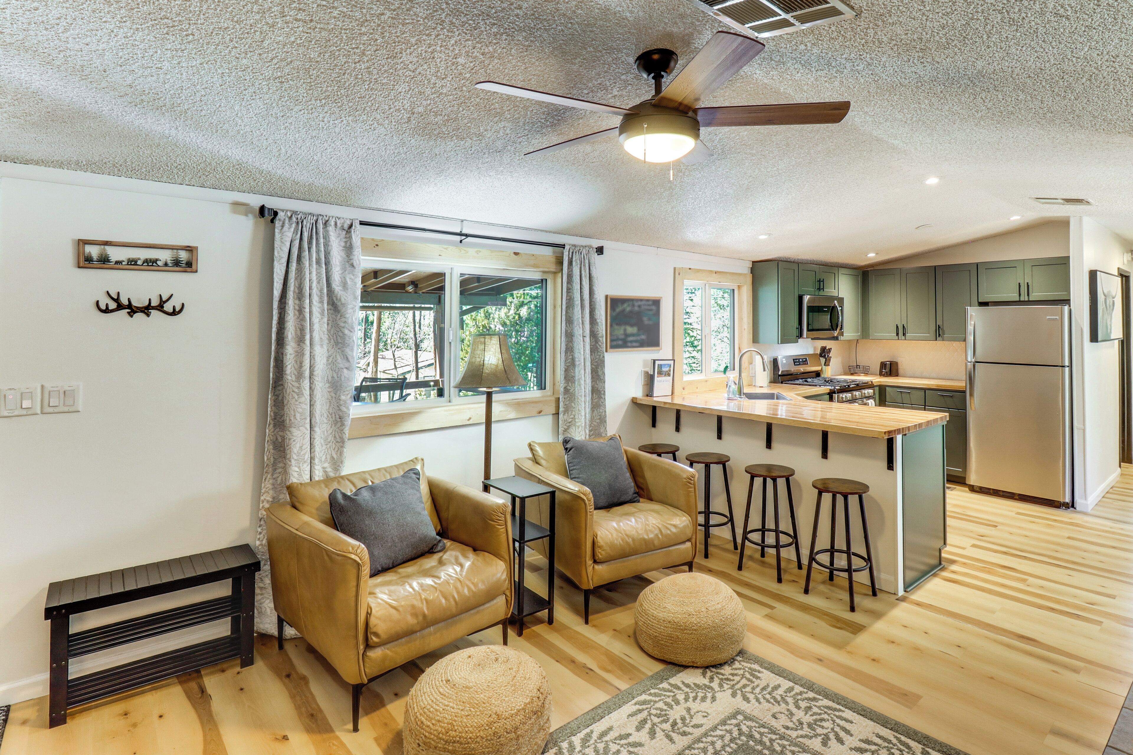 House (3 Bedrooms) | Interior