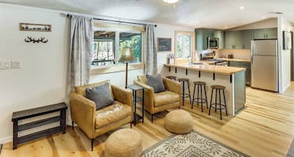 1 Mi to Woodland Lake! Cabin w/ Dog-friendly Yard