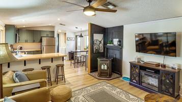 House (3 Bedrooms) | Front of property