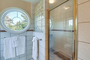 House (6 Bedrooms) | Interior - 3 Mi to Acadia NP: Spacious Group Getaway! (Mount Desert)