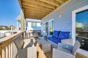 Interior - Beach Getaway for Groups! Spacious Oak Island Home (Oak Island)