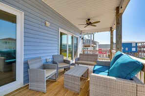 Interior - Beach Getaway for Groups! Spacious Oak Island Home (Oak Island)