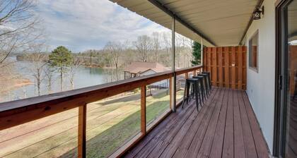 Lake Keowee Gem! Close to Clemson & Hiking Trails
