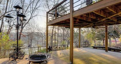1/2 Mi to State Park! Riverfront Ozarks Retreat
