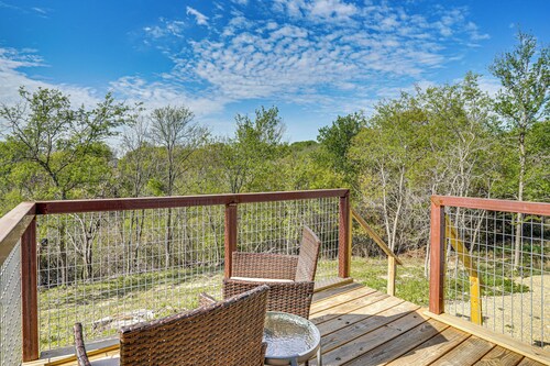 Serene Hilltop Hideaway: 7 Mi to Weatherford!