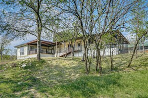 Interior - Serene Hilltop Hideaway: 7 Mi to Weatherford! (Weatherford)