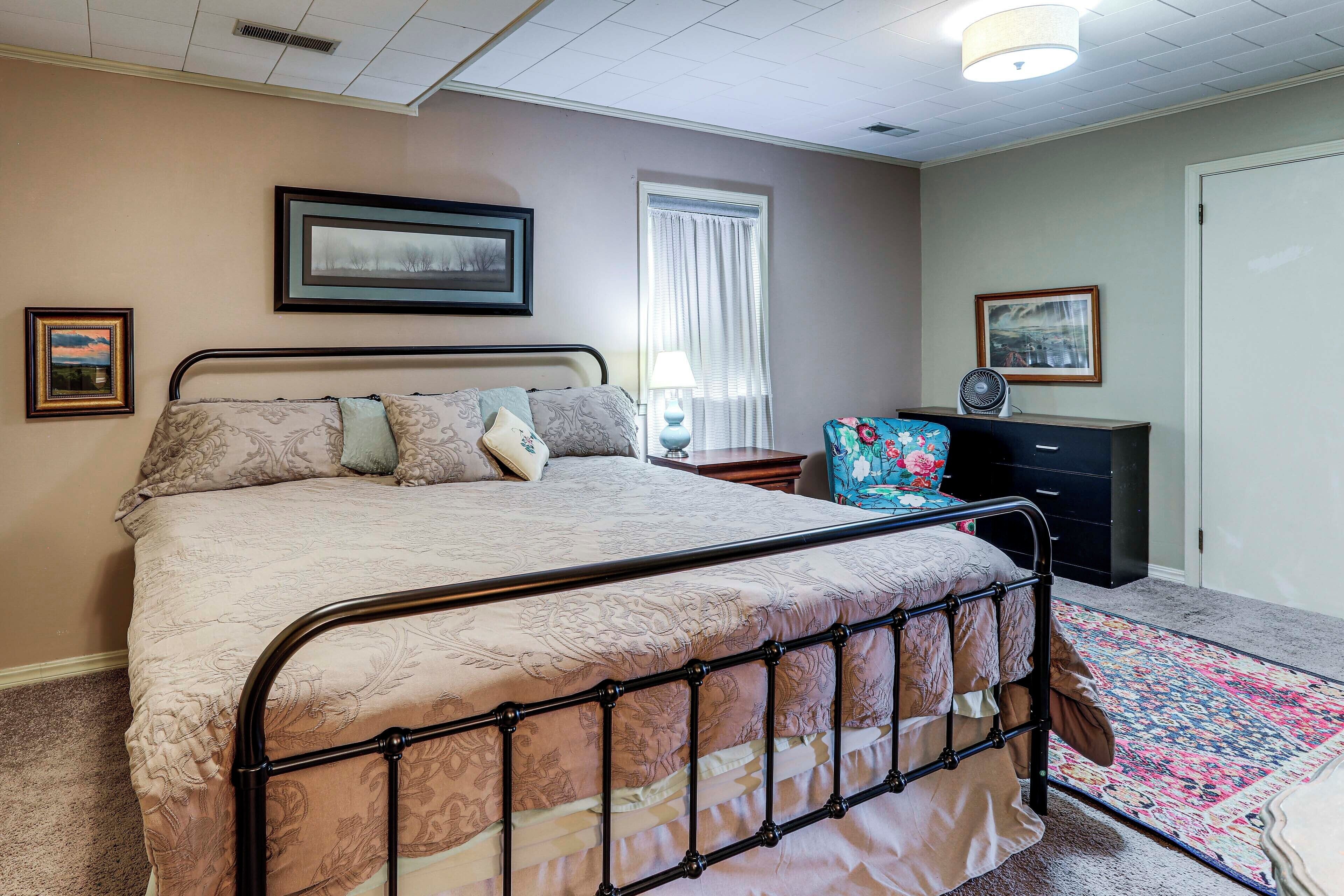 House (3 Bedrooms) | Interior