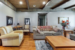 House (3 Bedrooms) | Interior - Gassville Group Getaway! Pet-friendly Home + Yard (Gassville)