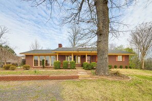 Interior - Ozark Getaway w/ Pond, Fire Pit & Patio (Dover)