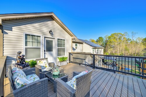 Deck, Patio! Charming Concord Studio Near Speedway