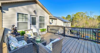 Deck, Patio! Charming Concord Studio Near Speedway
